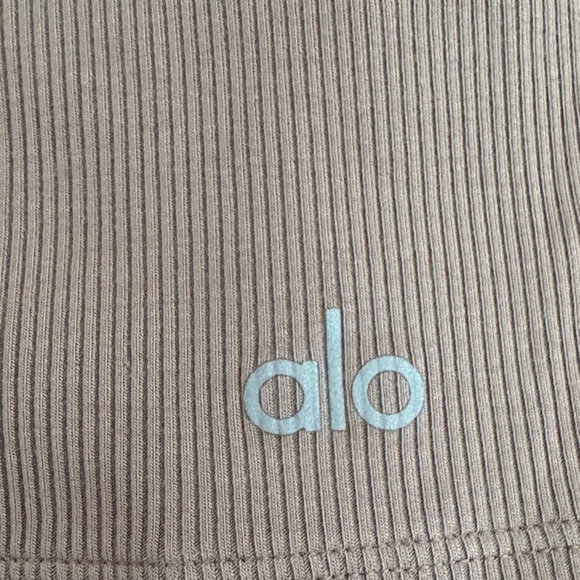 ALO Yoga Women's Taupe Ribbed Delicate Lounge Tank. PRICE IS FIRM! Thank you - Picture 5 of 6